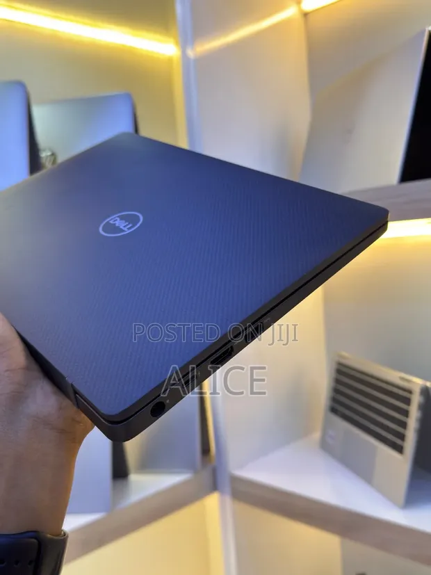 Dell Latitude 7300 Laptop 8GB RAM, 256GB SSD - 1