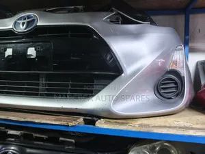 Nosecut Toyota Aqua 2015 (Non-Xenon)