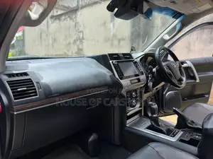 Toyota Land Cruiser Prado 2018 Bluu