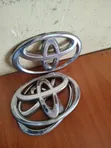 Toyota Land Cruiser 70 Series Grill Emblem - 2