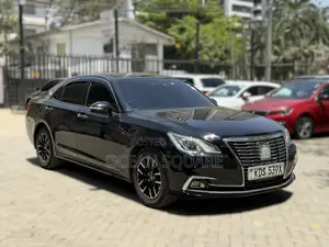 Toyota Crown 2016 Nyeusi