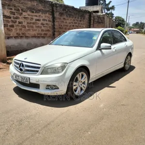 2011 Mercedes-Benz C300 Luxury Sedan