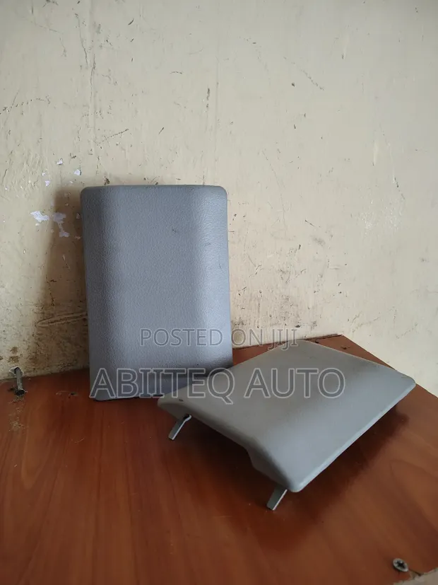Land Cruiser 79 Series Seatbelt Cover - 1