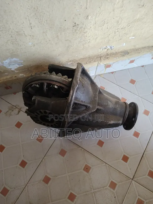 Toyota Land Cruiser 79 Series Front Differential - 1