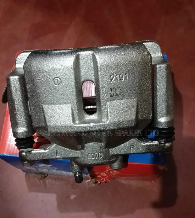 Brake Caliper ya Mbele ya Honda CR-V RD7 - 1