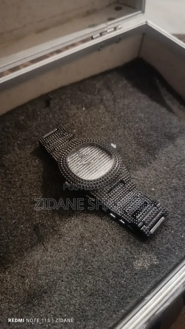 Jesou Collection Luxury Páve Diamond-Styled Quartz Watch - 1
