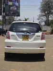 Honda Fit Shuttle Hybrid 2015 White - 4
