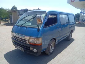 Toyota HiAce 2002 Basi