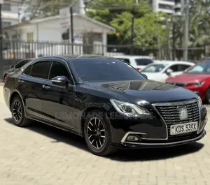Toyota Crown Royal Saloon 2016