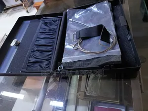 Portable Safe/Vault 28cm x 21cm x 6cm with 2 Keys