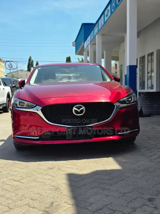 Mazda Axela 2018 Nyeusi - 1