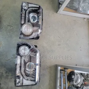 Land Rover Discovery 4 Headlight 9-Pin (Ex-UK)