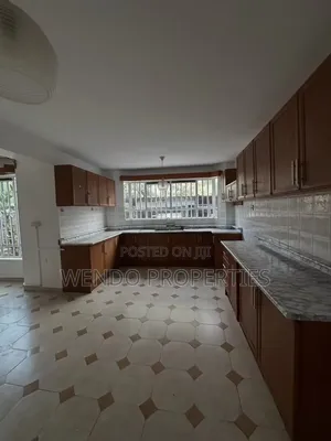 5-Bedroom Villa for Rent in Hardy