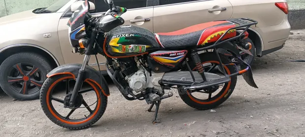 Bajaj Boxer 150 UG 2025 Nyeusi - 1