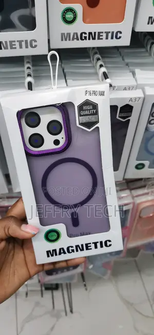 Kava ya Kufunga ya MagSafe ya Zambarau kwa iPhone 16 Pro Max