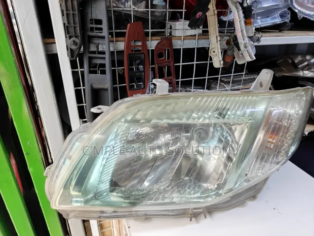 Toyota Fielder 2008/2010 (E141) Headlights - 1