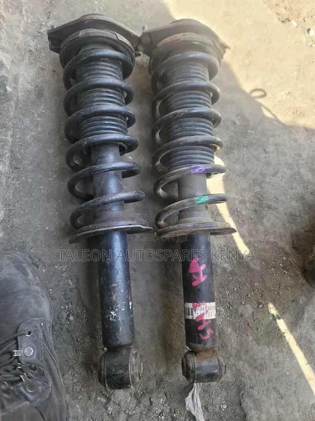 Subaru SH5 Forester Rear Complete Shocks (Zilizotumika) - 1