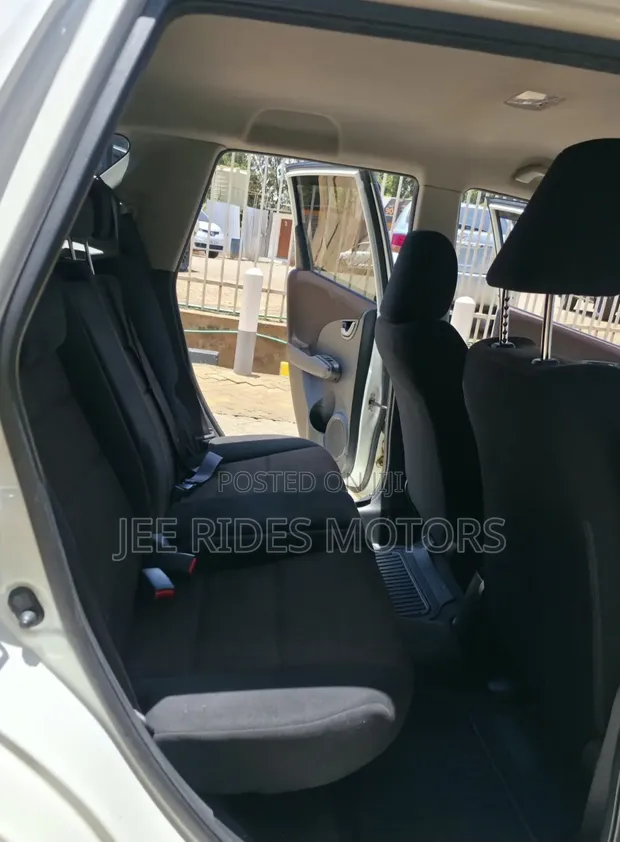 Honda Fit Shuttle Hybrid 2015 Pearl - 1