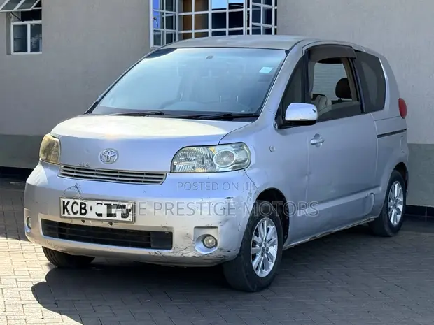 Toyota Porte 2008 Nyeupe - 1