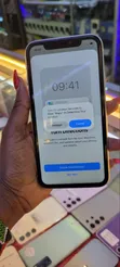 Apple iPhone 11 128GB Nyeupe - 2