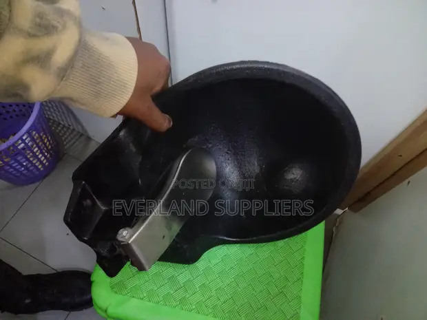 Hygienic Automatic Cow Drinker - Cast Iron - 1