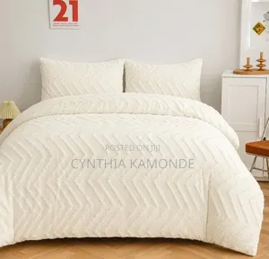 Brand New Tufted Duvet Set