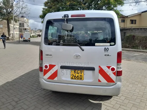 Toyota TownAce 2012 Silver - 1