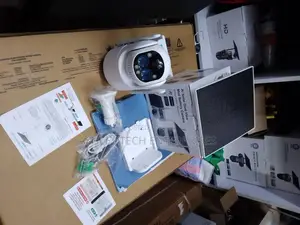 Kamera ya Ubox 6MP AI Solar PTZ 4G