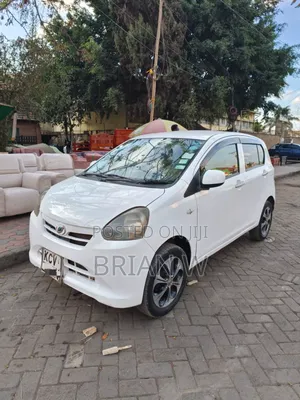 Daihatsu Mira 2012 Nyeupe