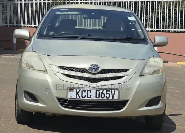 Toyota Belta 2008 Gold - 1