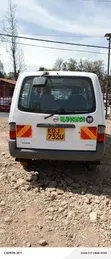 Nissan Vanette 2015 Nyeupe - 2
