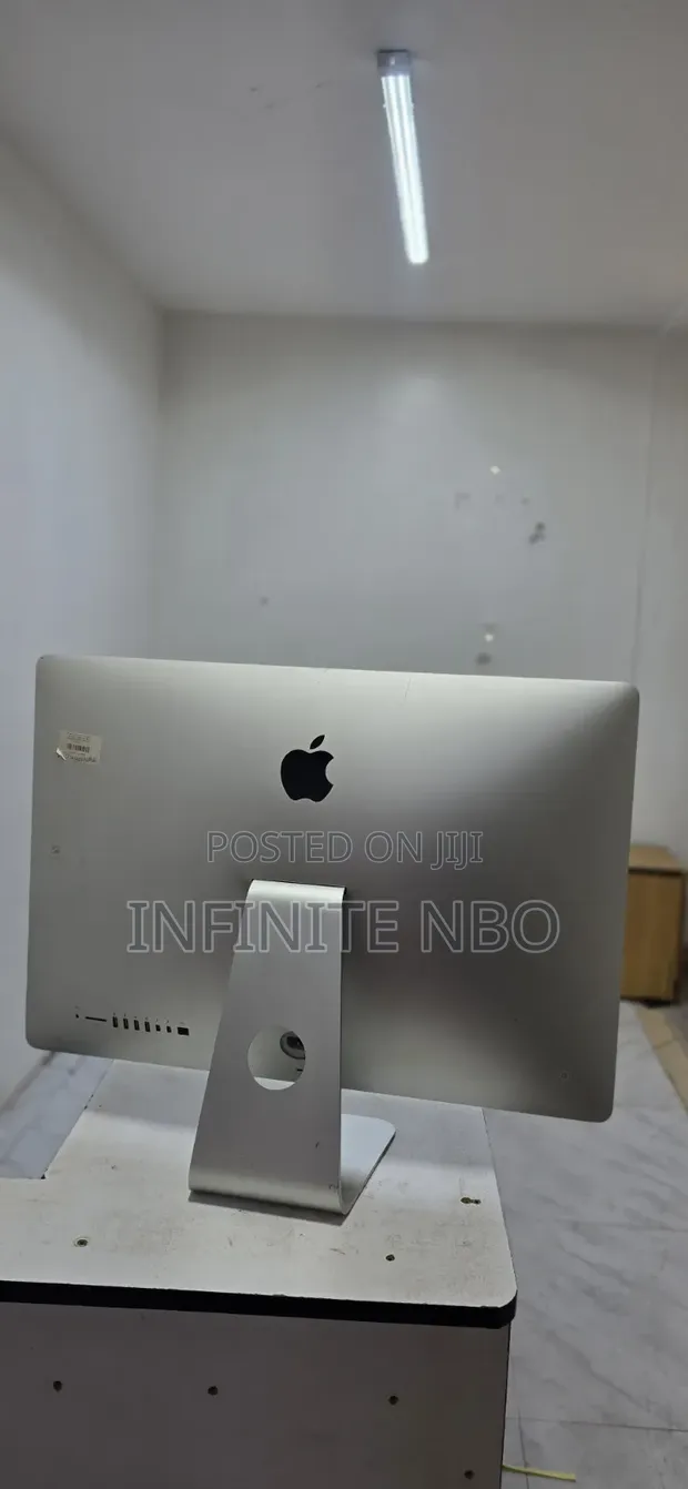 Apple iMac 27-inch Desktop Computer 8GB RAM 1TB HDD+SSD - 1