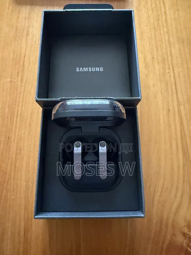 Samsung Galaxy Buds 4 Pro (Open Box) - 1