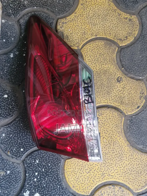 Toyota Crown RHS Taillight (Used) - 1