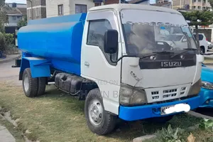 Isuzu NKR 4.3L Water Boozer Truck 2010