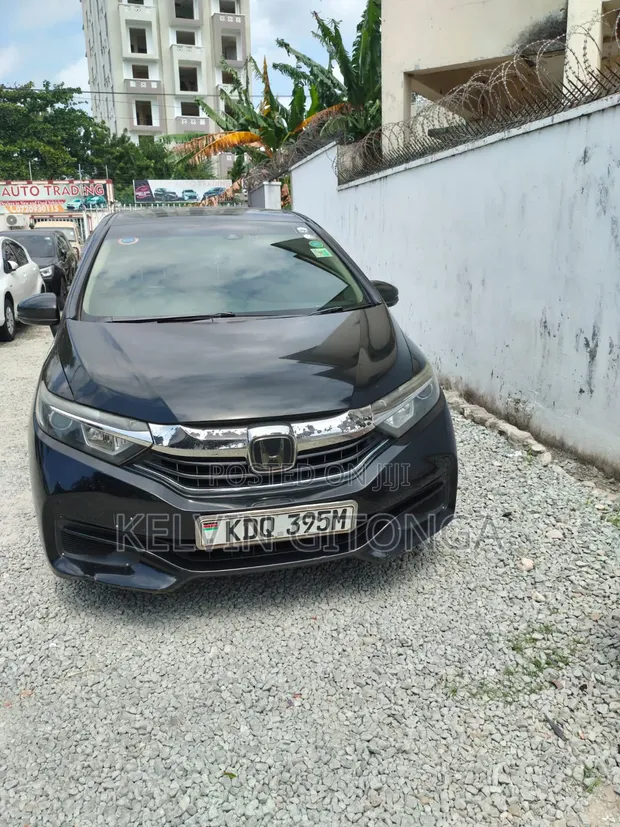 Honda Fit Shuttle 2017 Black - 1