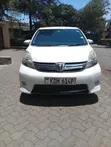Toyota Isis 1.8L 2WD 2014 Nyeupe - 1