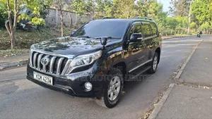 Toyota Land Cruiser 2014 Nyeusi