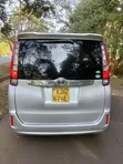 Toyota Noah 2016 Nyeupe - 1