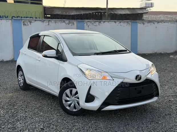 Toyota Vitz 1.0 FWD 5dr 2019 White - 1