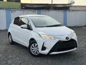 Toyota Vitz 1.0 FWD 5dr 2019 Nyeupe