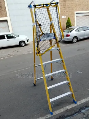 Heavy-Duty Fiberglass Platform Ladder - Titan