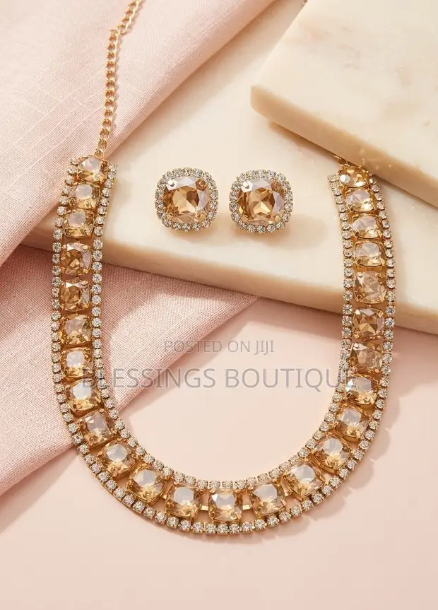 Set ya Choker & Studs ya Antiquity - 1