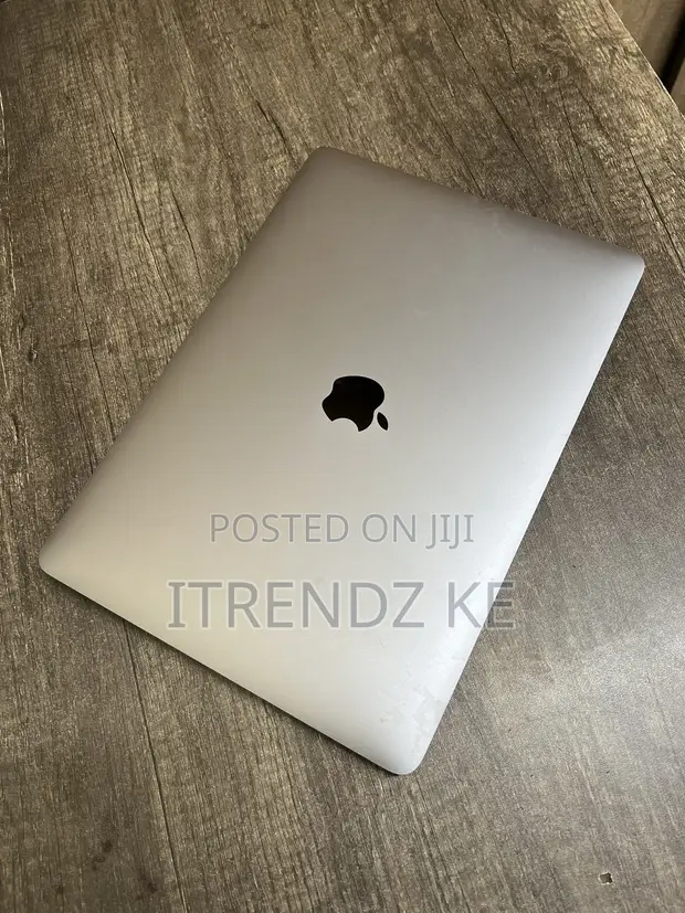 Apple MacBook Pro 2020 M1 8GB RAM 256GB SSD - 1
