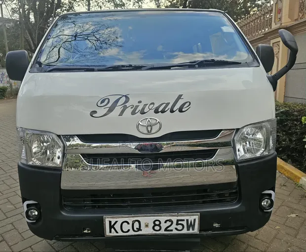 Toyota HiAce Commuter 2012 - 1