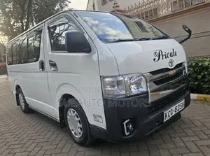Toyota HiAce Commuter 2012
