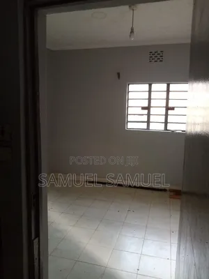 Bungalow ya Chumba 1 Kinapangishwa Makongeni, Thika