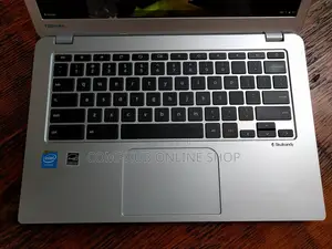 Toshiba CB30 Chromebook 13.3" Intel Celeron 2GB RAM 16GB SSD