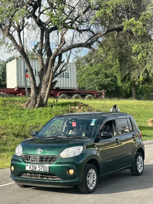Toyota Passo 1.0 FWD 2019 Green - 1