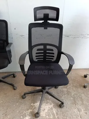 Kiti cha Ofisi cha Mesh chenye Ergonomic na Headrest